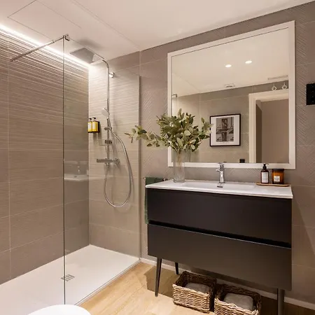 Edmond Vibes Puerta Del Sol Suites Madrid Exterior photo