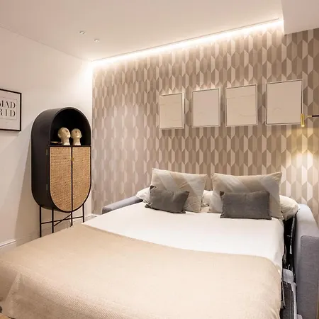 Edmond Vibes Puerta Del Sol Suites Madrid Exterior photo