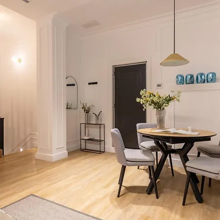 Edmond Vibes Puerta Del Sol Suites Madrid Exterior photo