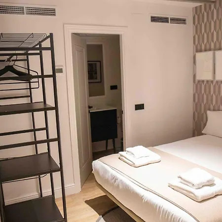 Edmond Vibes Puerta Del Sol Suites Madrid Exterior photo