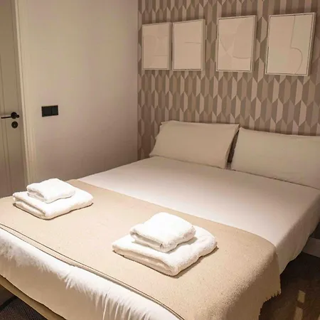 Edmond Vibes Puerta Del Sol Suites Madrid Exterior photo